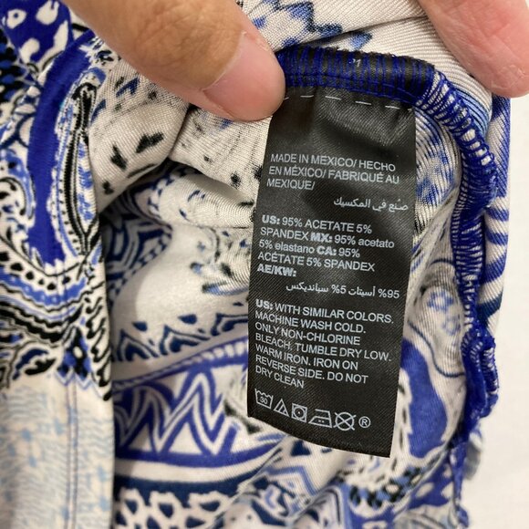 Chico's Travelers size 12/14 Blue Abstract Boho Slinky Knit 3/4 Sleeve Blouse - Picture 8 of 10